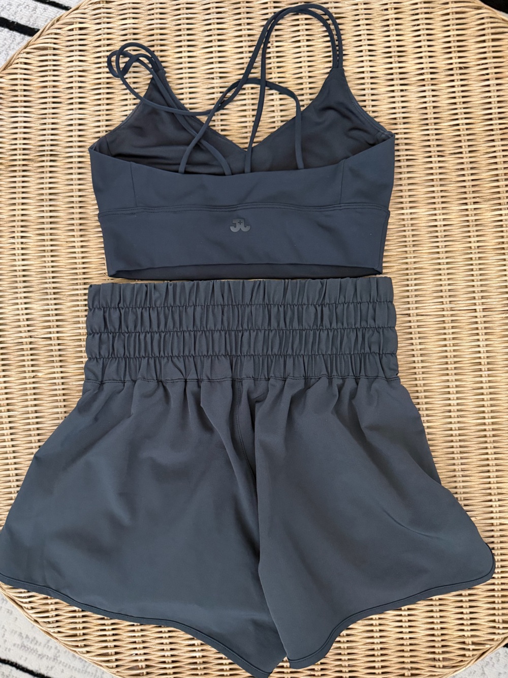 JO+JAX Black Crop Top & Charcoal Short Set Size AXS - Picture 2 of 6